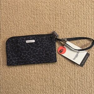 Baggallini Black Leopard Wristlet